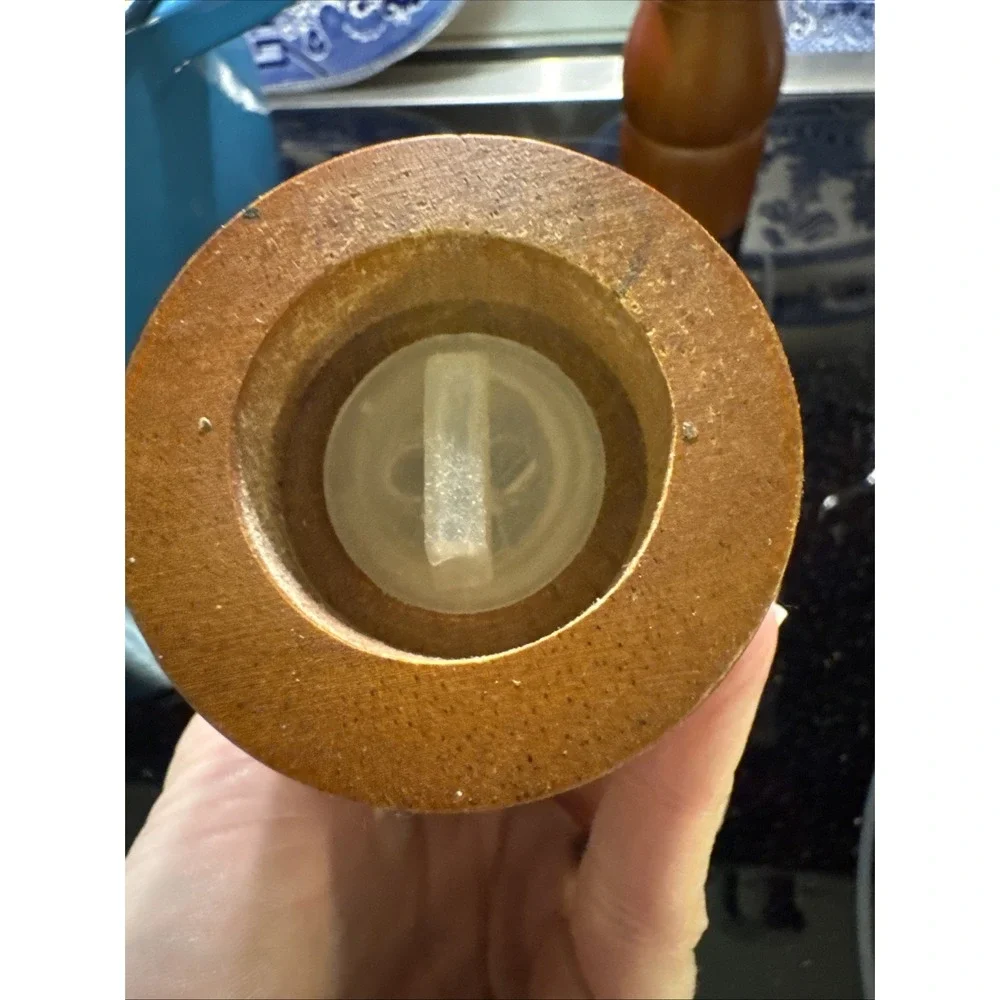 PENZEYS Wood Salt Shaker Pepper Mill Grinder 6"‎ Pair - Picture 3 of 4